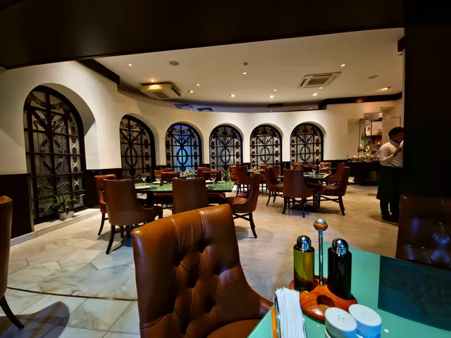 Roma Restaurant, Ceiricon Buildings Branch- مطعم روما ، فرع عمارات سيريكون