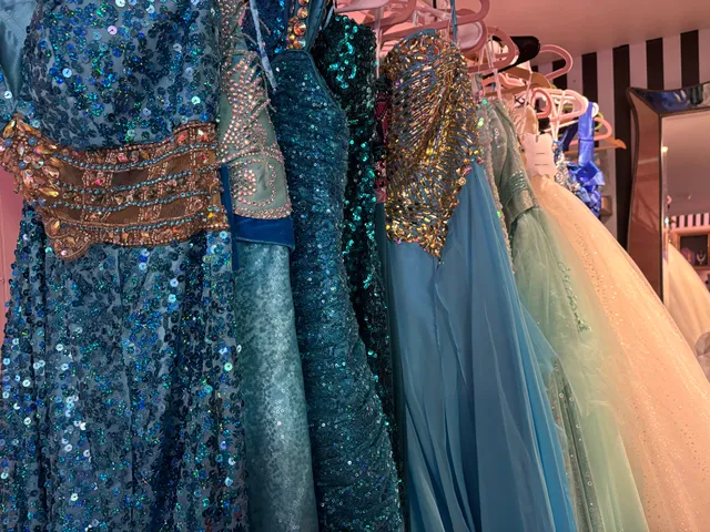 Occasions By Jing (Tailor, Prom/Wedding Dresses and Jewelry Shop)