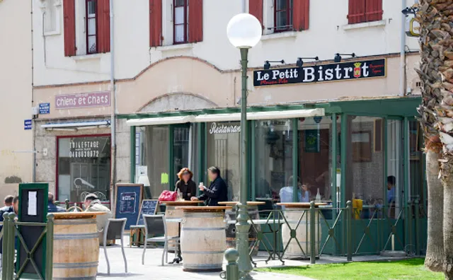 Le Petit Bistrot.