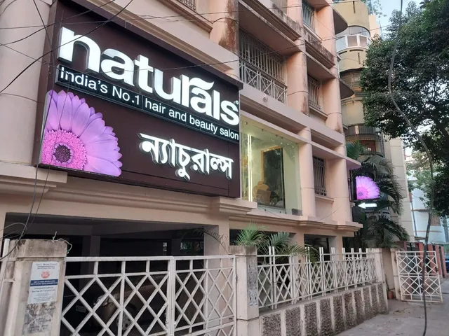Naturals Salon