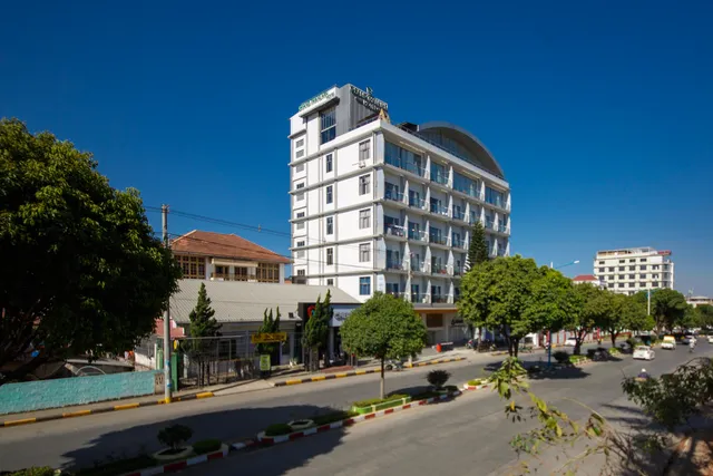 Grand ThanLwin Hotel