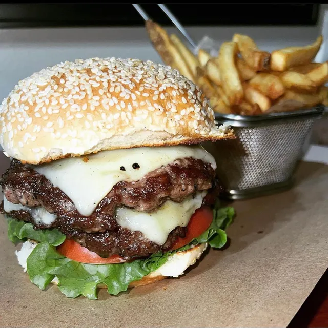 Anthony's Pizza, Bar & Grille