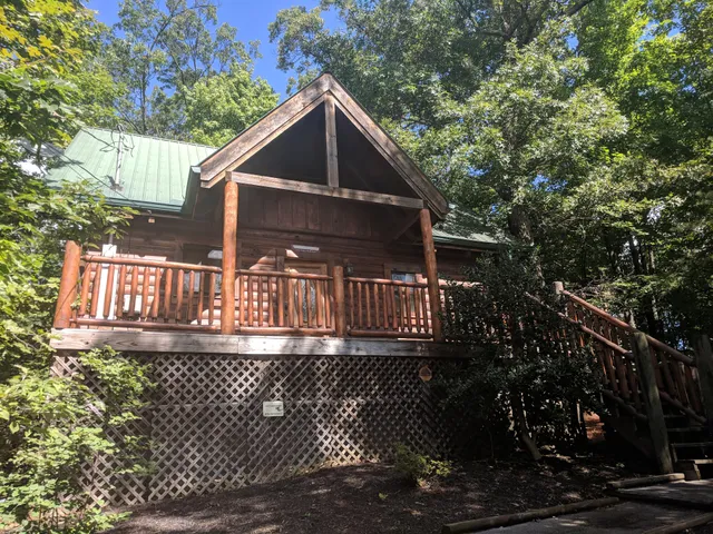 The Woodland Rose Cabin