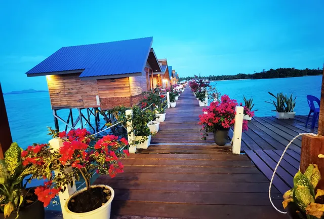 乐乐棒水屋度假村 Larapan Water Village