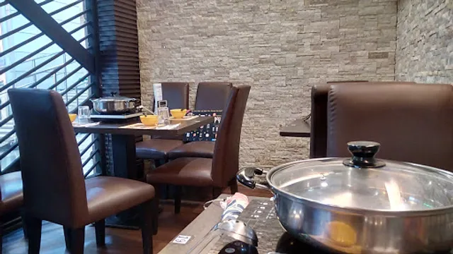 NaraiPizzeria X Khanoykorshabu