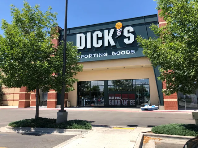 DICK'S Sporting Goods