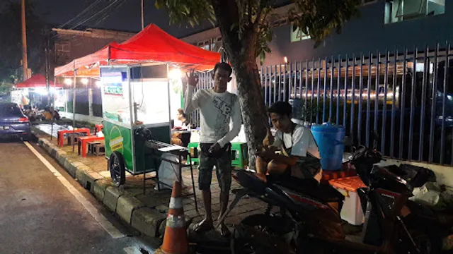 Sate Taichan Mie Goreng