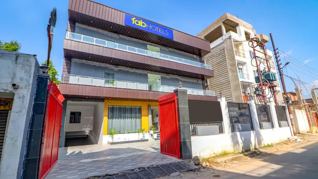 FabHotel Premium Kashi - Hotel in Paharia, Varanasi
