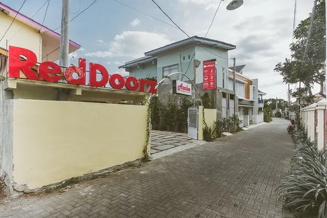 RedDoorz @ Pandega Padma