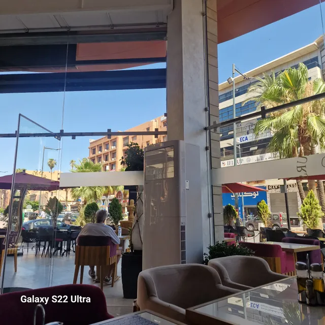 Les bras sœurs Zhor - Café Restaurant