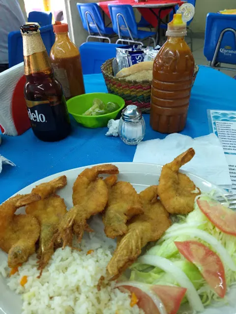 Los Pescaditos