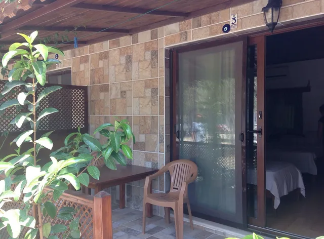 Yakamoz Pansiyon Mazı