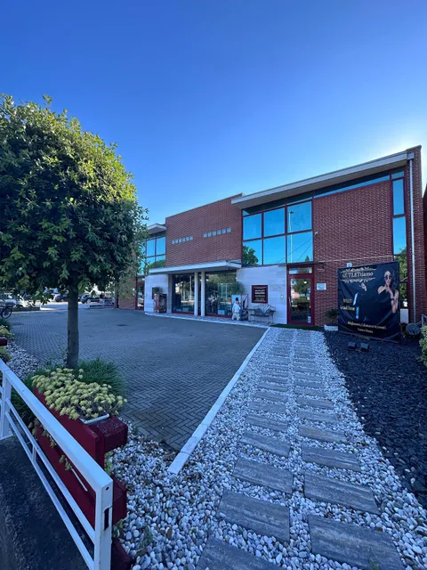 OUTLETtiamo Affordable Luxury Shopping