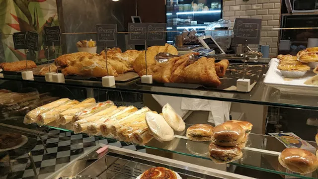 Roni's Bakery - Hampstead