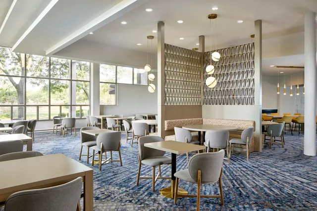 Axis Restaurant & Bar