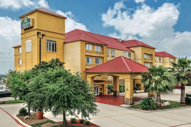 La Quinta Inn & Suites by Wyndham San Antonio N Stone Oak