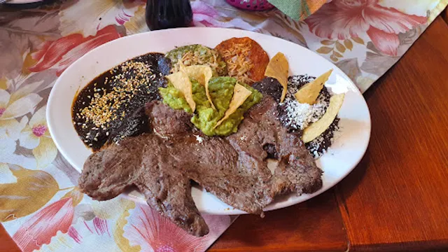 Chalupas Chiles En Nogada