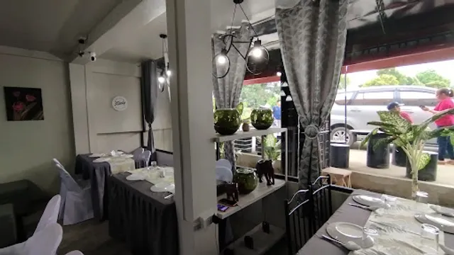 3sixty Restaurant & Lounge