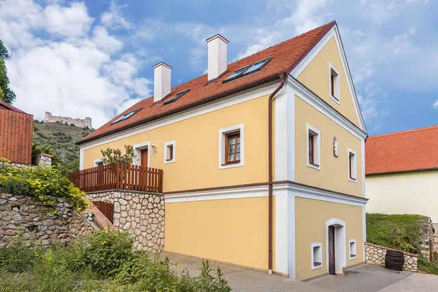 Accommodation Under the castle