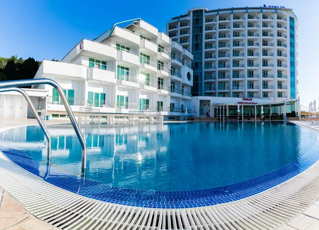 Hotel "Berlin Golden Beach"