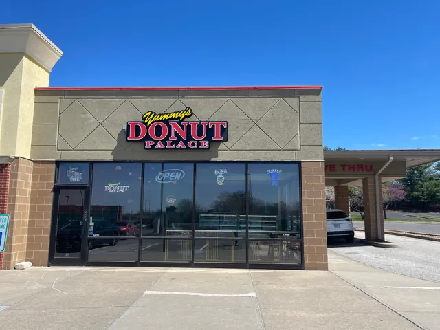 Yummy’s donut palace.boba tea.smoothies.coffee