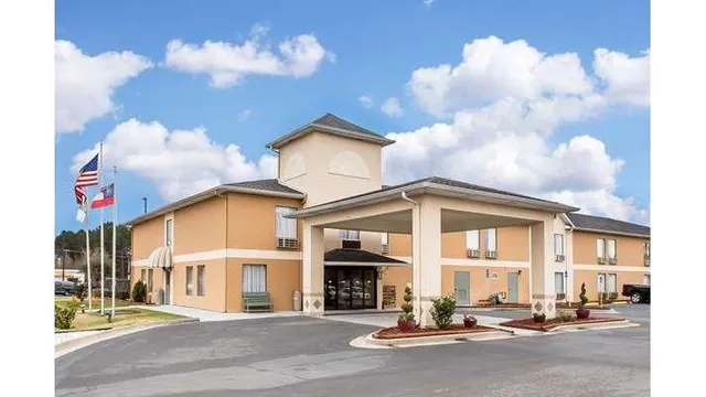 Quality Inn Fitzgerald