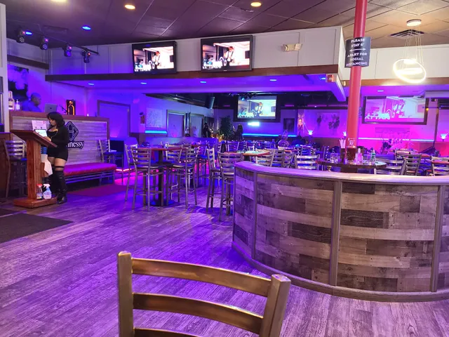 Manhattan Sports Bar & Lounge