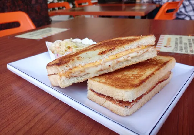 熱樂煎爆漿乳酪三明治 Lulujohn Grilled Cheese Sandwiches