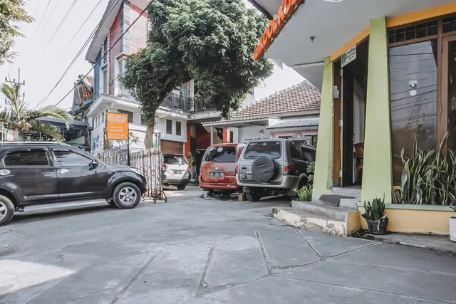 Nafisa guest house Syariah Near Jatim Park 3 Batu Mitra RedDoorz