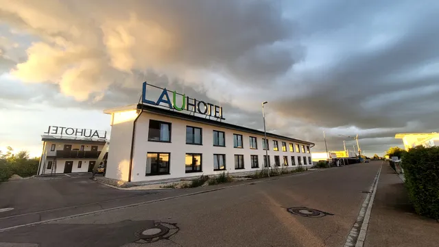 LauHotel