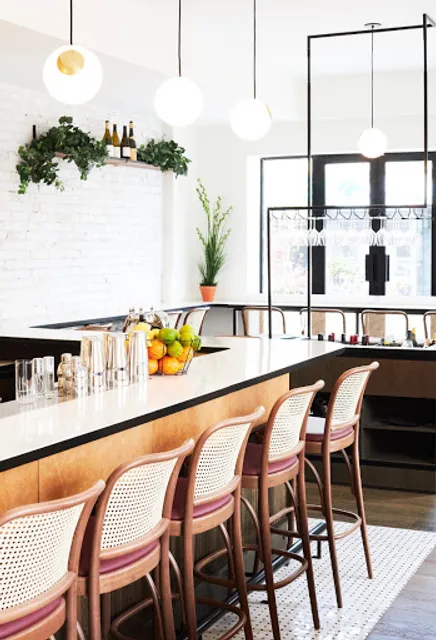 Vinoteca Pompette Restaurant