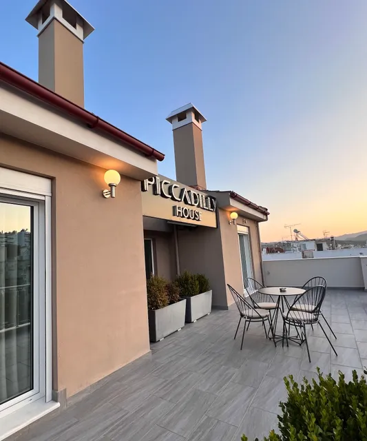 Piccadilly House | Hotel | Bar | Bistro | Cafe