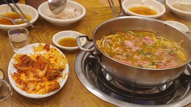 얼크니샤브손칼국수