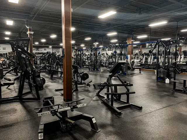 Powerhouse Gym Saddle Brook