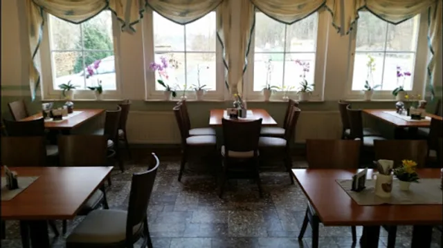 Gasthaus & Pension "Güldene Aue"