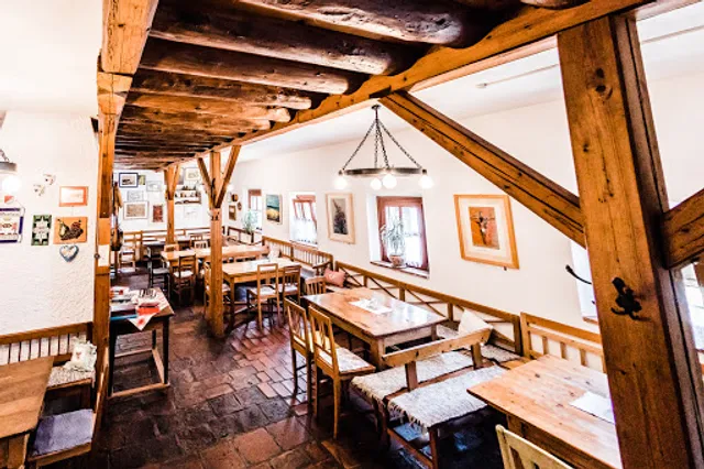 Schankhaus in Schwalbenhof Guttmann