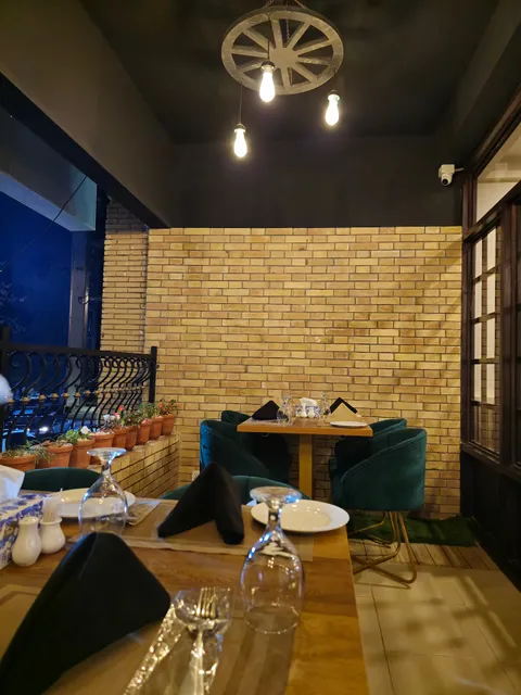 Salt Range Restaurant