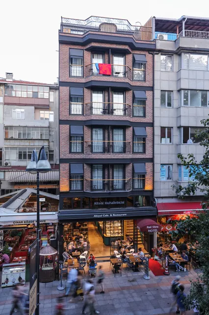 Redstone Kadıköy Otel / Kadıköy Suit Hotel / Kadıköy Konaklama / Kadıköy Butik Otel / Cafe Bistro