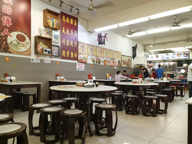 Restoran Pakkopi Kaw • Taman Equine