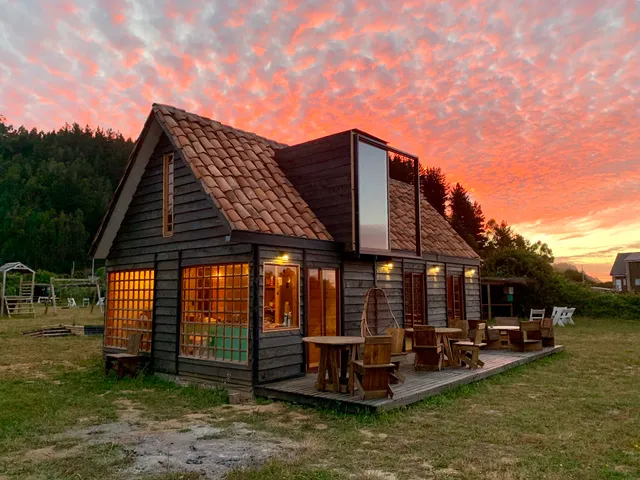 Queltehues concept camp