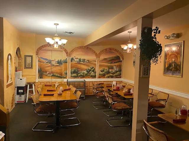 Paisano's Italian Restaurant & Lounge