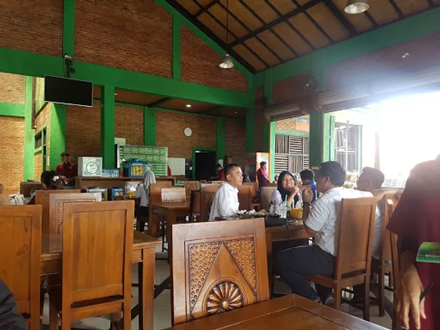 Bebek Goreng H. Slamet