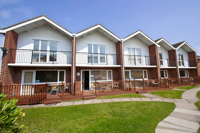 Tingdene Waterside Park and Hotel