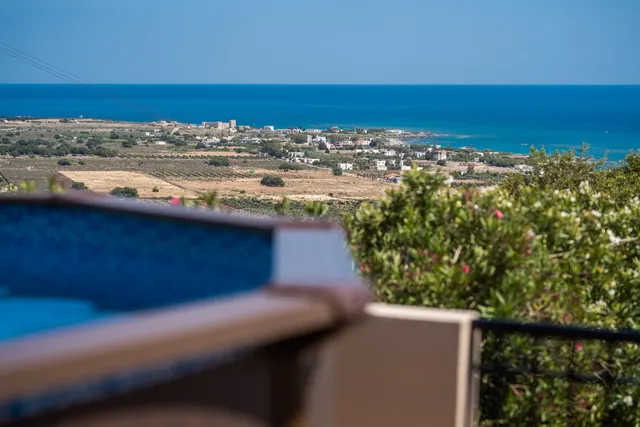 Serenitas, family house with great views