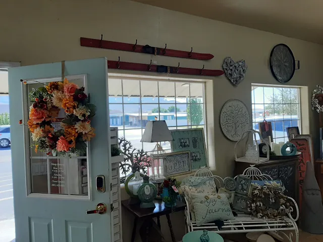 Sweetbriar Cove & Salem Floral