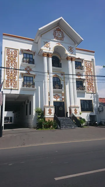 King Royal Hotel
