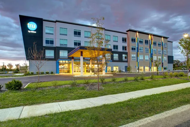 Tru by Hilton Monroe OH