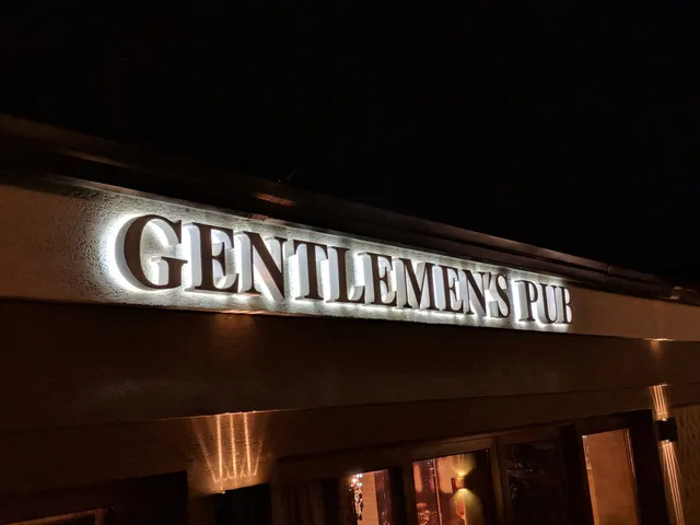 GENTLEMEN'S PUB
