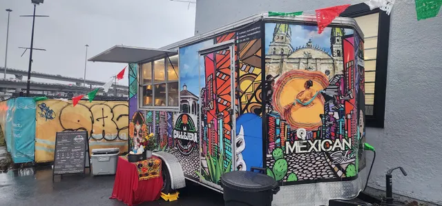 La Callejera "Street Mexican Food"