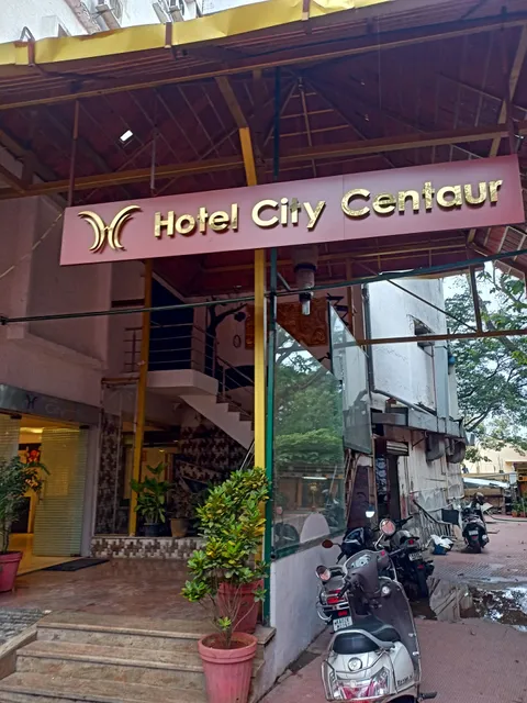 Hotel City Centaur (Hotel and convention Center)